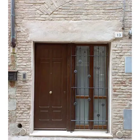 Tra Il Centro E Il Mare Apartment *
