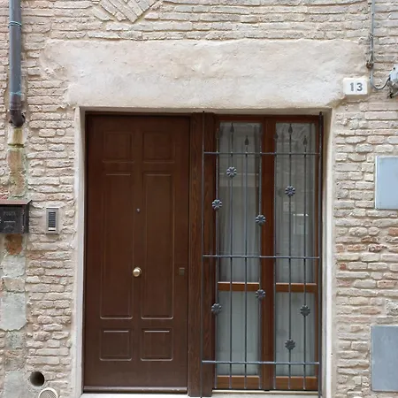 Tra Il Centro E Il Mare * Pesaro
